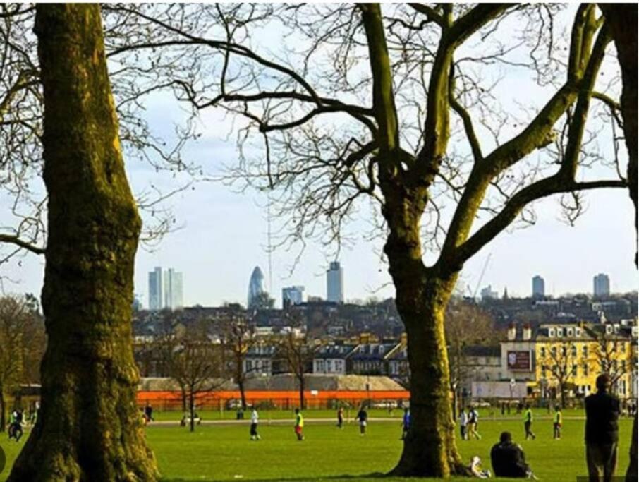 Appartement Functional Double With An Ensuite Toilet And Shower Near Tube And Bus Stations Londres