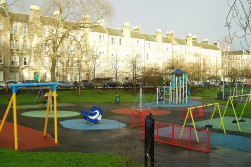 Functional Double With An Ensuite Toilet And Shower Near Tube And Bus Stations Appartement
